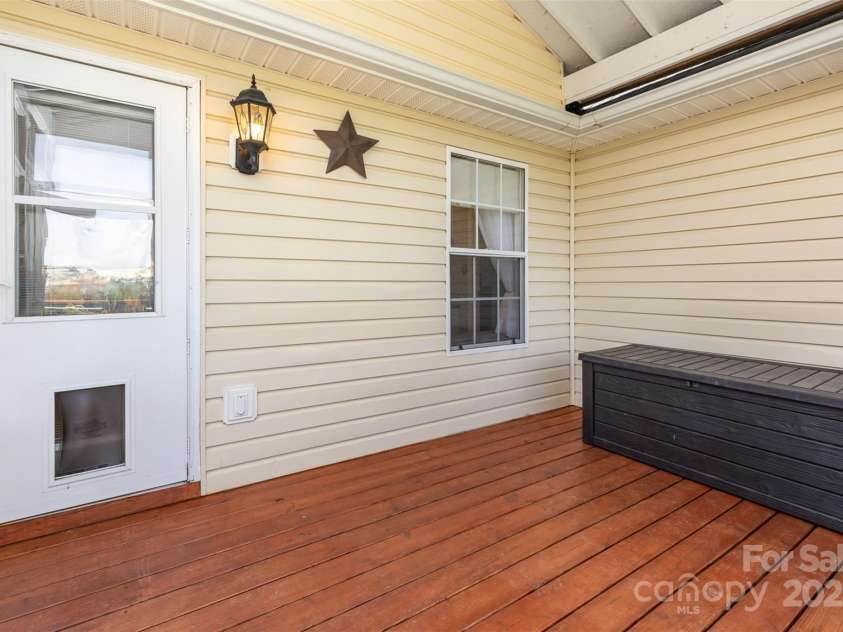 206 Summey Barker Drive, Dallas, NC 28034.  MLS# CAR4251628, YatesRealty ID 17936. 