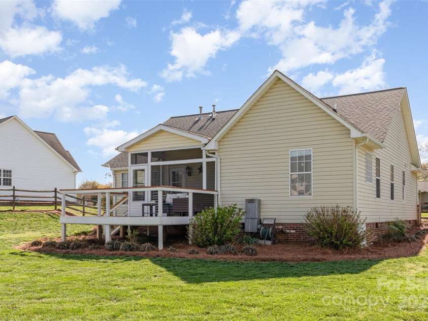 206 Summey Barker Drive, Dallas, NC 28034.  MLS# CAR4251628, YatesRealty ID 17936. 