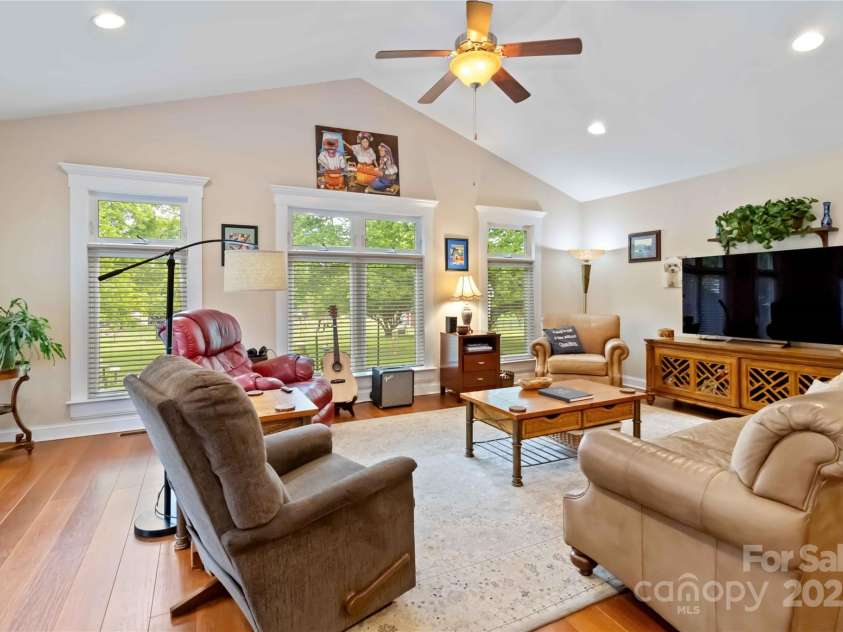 4960 York Highway, Rock Hill, SC 29732.  MLS# CAR4256206, YatesRealty ID 17938. 