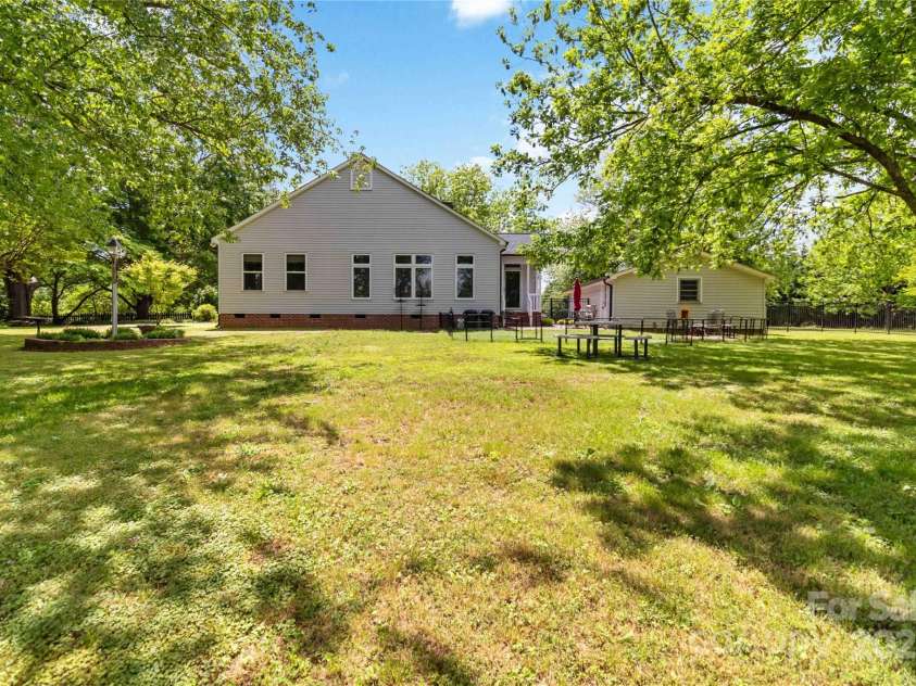 4960 York Highway, Rock Hill, SC 29732.  MLS# CAR4256206, YatesRealty ID 17938. 