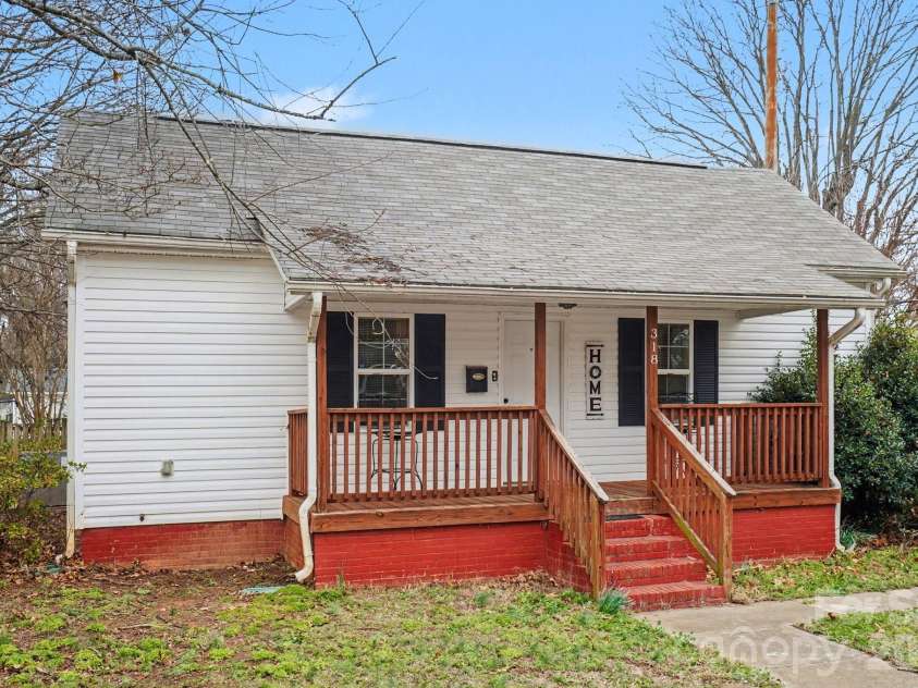 318 Pressley Avenue, Mooresville, NC 28115.  MLS# CAR4347115, YatesRealty ID 17939. 