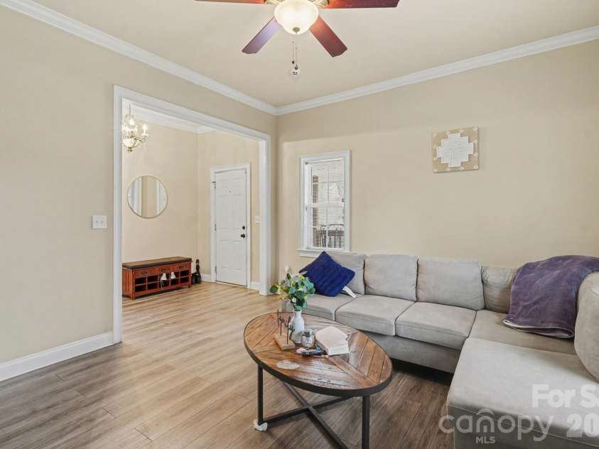 318 Pressley Avenue, Mooresville, NC 28115.  MLS# CAR4347115, YatesRealty ID 17939. 