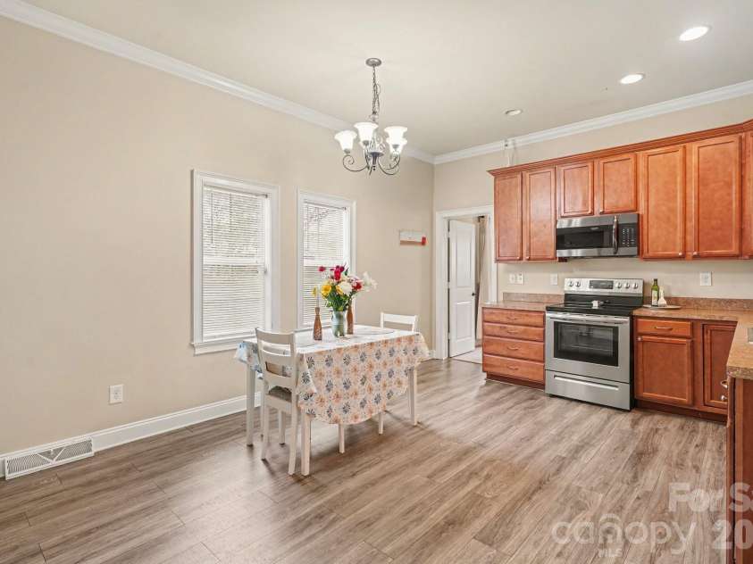 318 Pressley Avenue, Mooresville, NC 28115.  MLS# CAR4347115, YatesRealty ID 17939. 