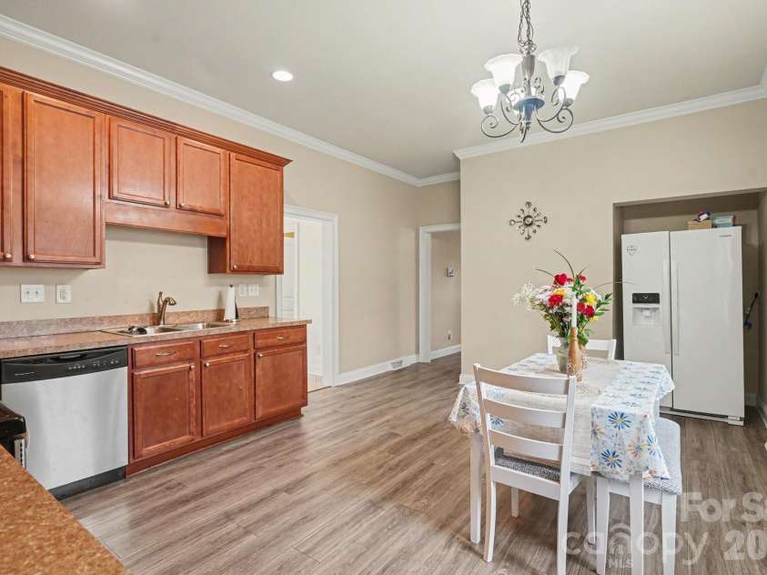 318 Pressley Avenue, Mooresville, NC 28115.  MLS# CAR4347115, YatesRealty ID 17939. 
