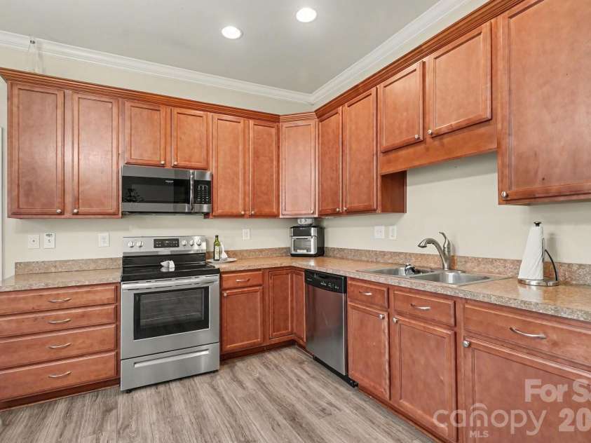 318 Pressley Avenue, Mooresville, NC 28115.  MLS# CAR4347115, YatesRealty ID 17939. 
