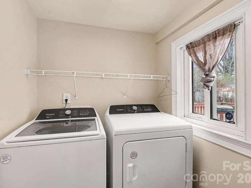 318 Pressley Avenue, Mooresville, NC 28115.  MLS# CAR4347115, YatesRealty ID 17939. 