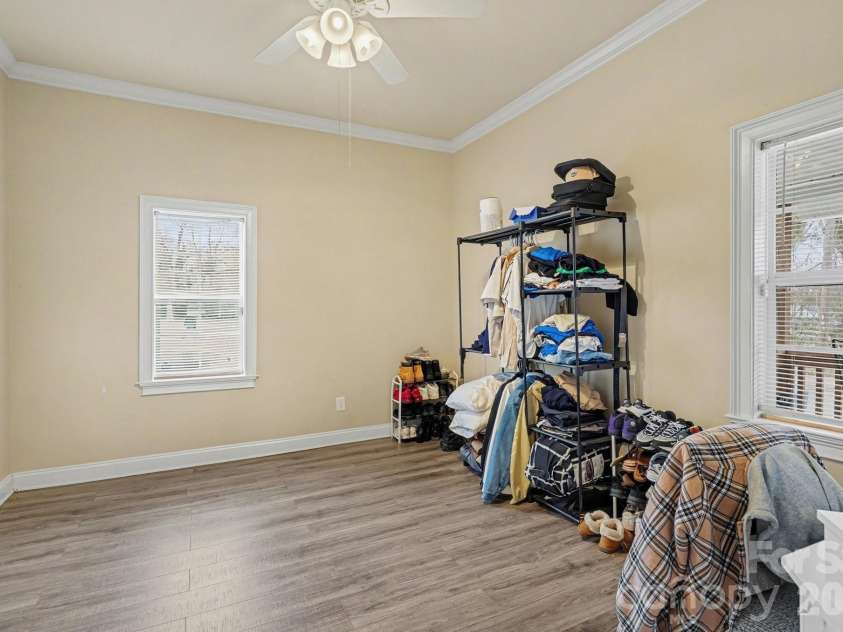318 Pressley Avenue, Mooresville, NC 28115.  MLS# CAR4347115, YatesRealty ID 17939. 
