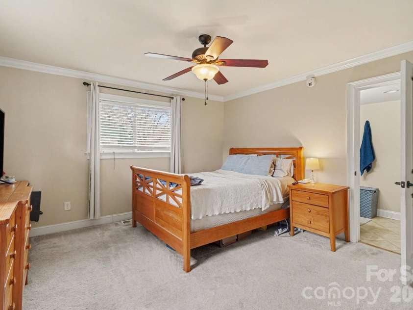 318 Pressley Avenue, Mooresville, NC 28115.  MLS# CAR4347115, YatesRealty ID 17939. 