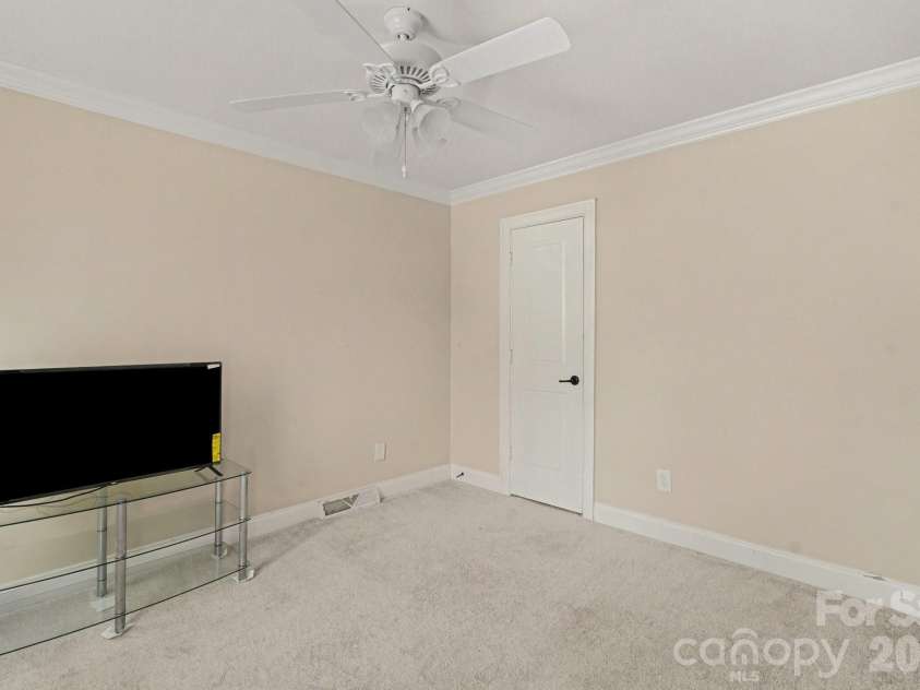 318 Pressley Avenue, Mooresville, NC 28115.  MLS# CAR4347115, YatesRealty ID 17939. 