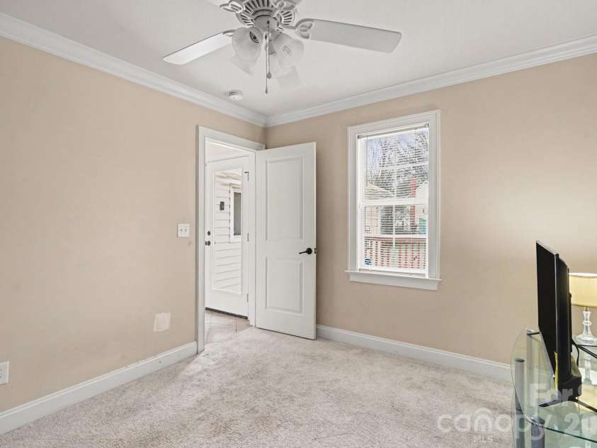 318 Pressley Avenue, Mooresville, NC 28115.  MLS# CAR4347115, YatesRealty ID 17939. 