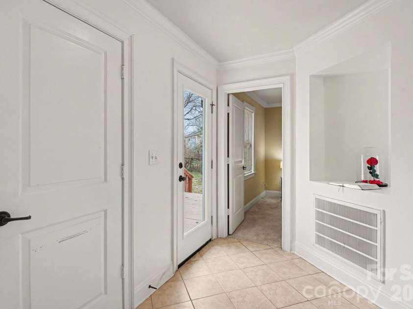 318 Pressley Avenue, Mooresville, NC 28115.  MLS# CAR4347115, YatesRealty ID 17939. 
