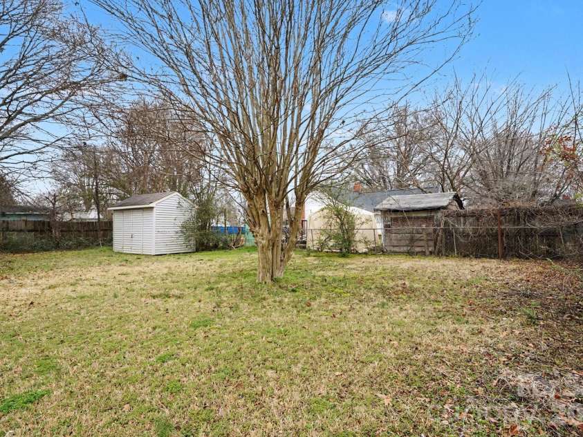 318 Pressley Avenue, Mooresville, NC 28115.  MLS# CAR4347115, YatesRealty ID 17939. 