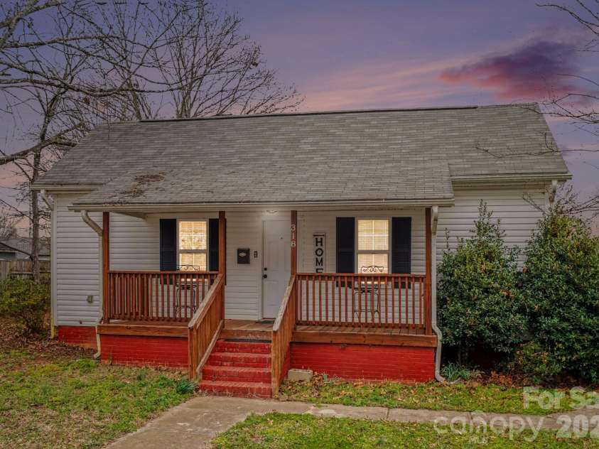 318 Pressley Avenue, Mooresville, NC 28115.  MLS# CAR4347115, YatesRealty ID 17939. 