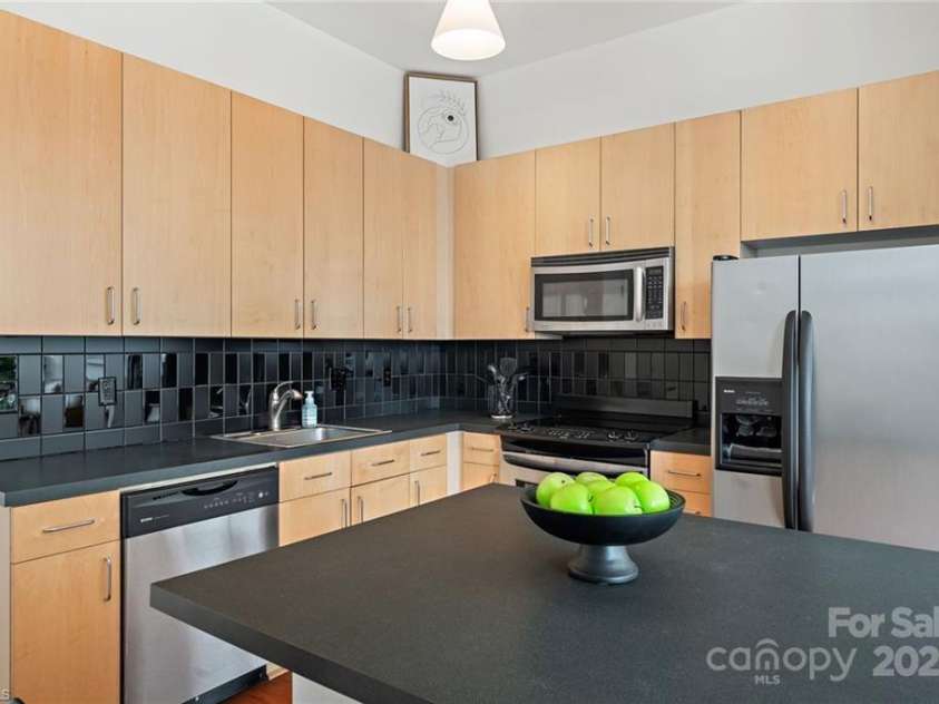 810 4th Street, Winston Salem, NC 27101.  MLS# CAR4259825, YatesRealty ID 17939. 