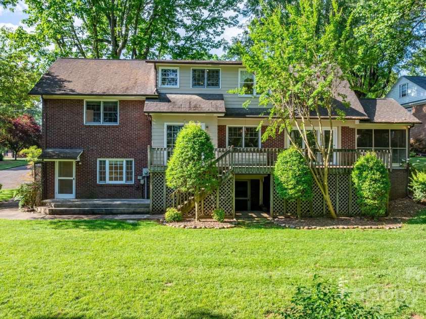 220 West Park Drive, Morganton, NC 28655.  MLS# CAR4263944, YatesRealty ID 1794. 