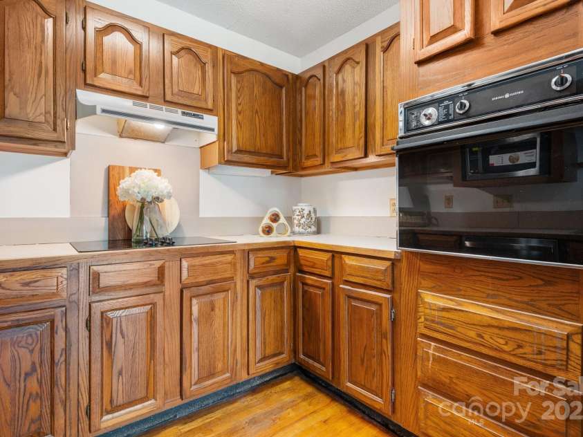 220 West Park Drive, Morganton, NC 28655.  MLS# CAR4263944, YatesRealty ID 1794. 