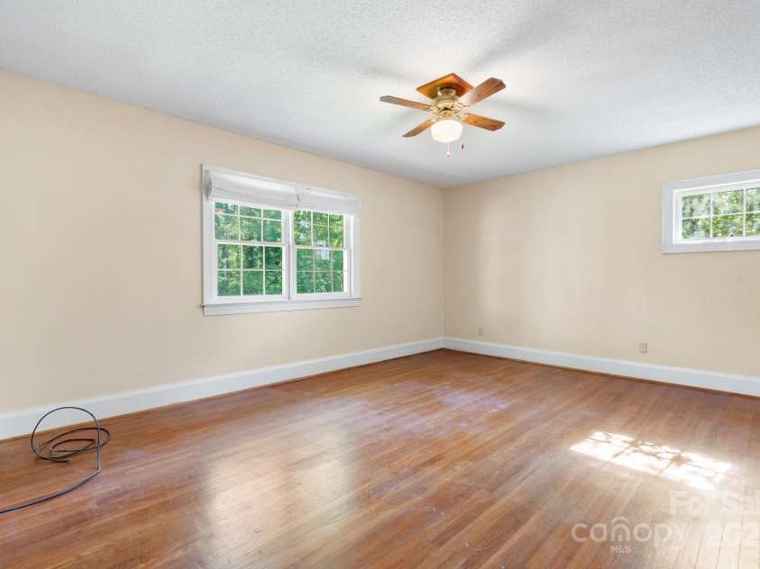 220 West Park Drive, Morganton, NC 28655.  MLS# CAR4263944, YatesRealty ID 1794. 