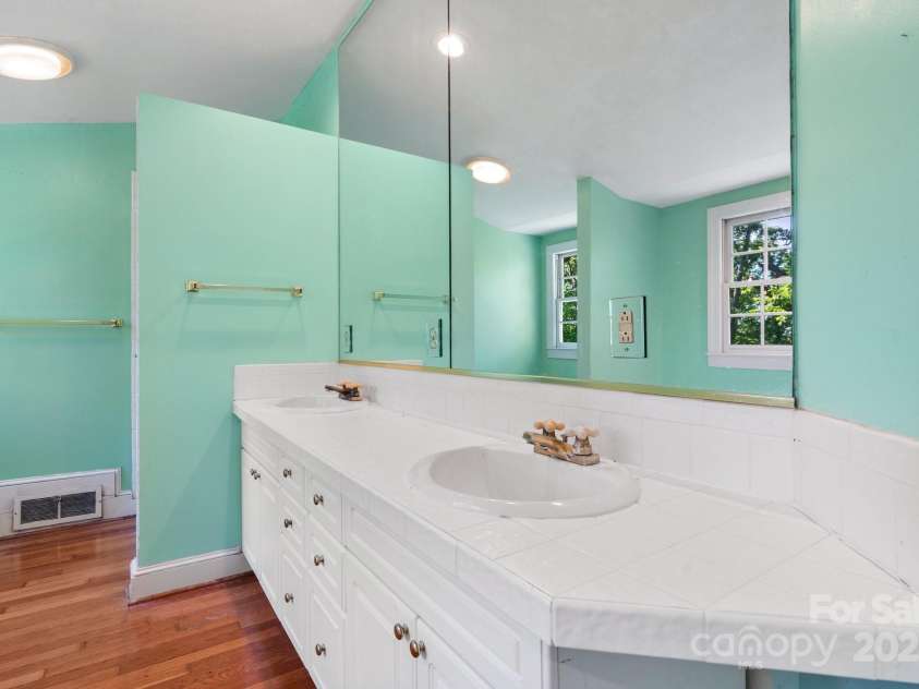 220 West Park Drive, Morganton, NC 28655.  MLS# CAR4263944, YatesRealty ID 1794. 