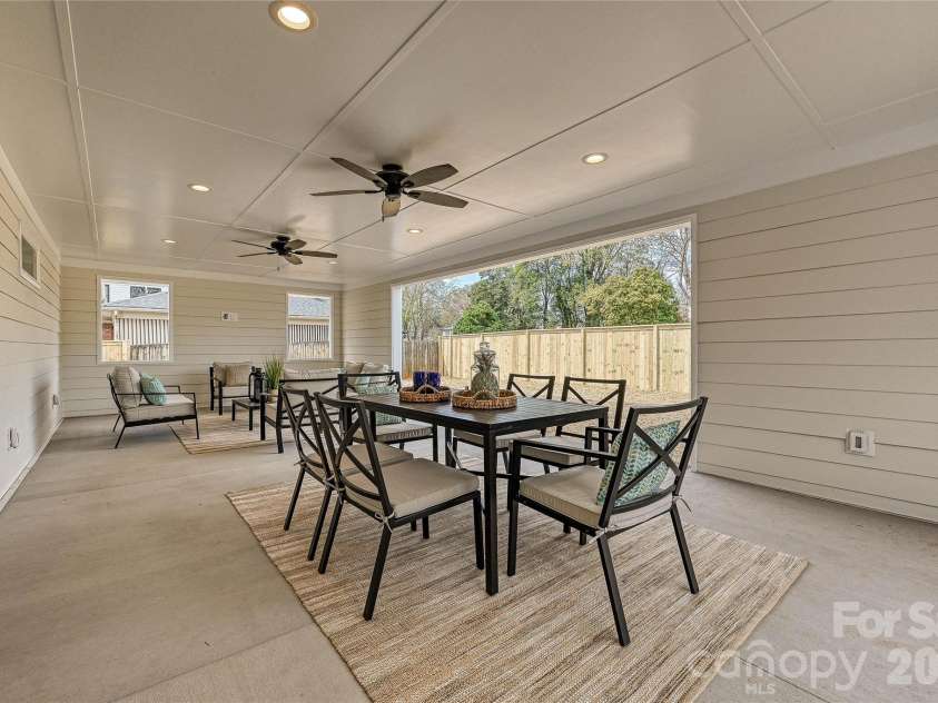 815 Hartness Avenue, Charlotte, NC 28211.  MLS# CAR4351971, YatesRealty ID 17940. 