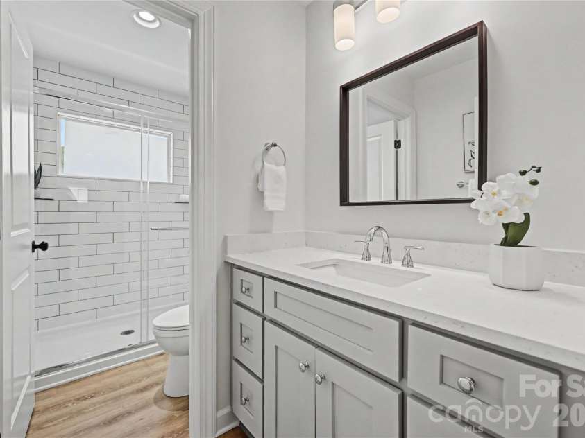 815 Hartness Avenue, Charlotte, NC 28211.  MLS# CAR4351971, YatesRealty ID 17940. Guest bathroom 2
