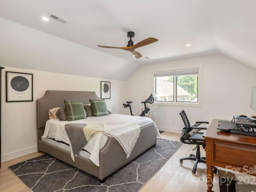 40 Hidden Pond Lane, Brevard, NC 28712.  MLS# CAR4263317, YatesRealty ID 17941. Upstairs bedroom