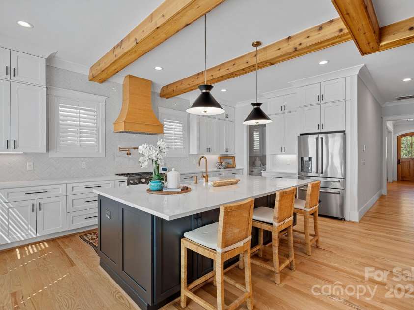 3228 Ford Road, Charlotte, NC 28205.  MLS# CAR4246155, YatesRealty ID 17943. 