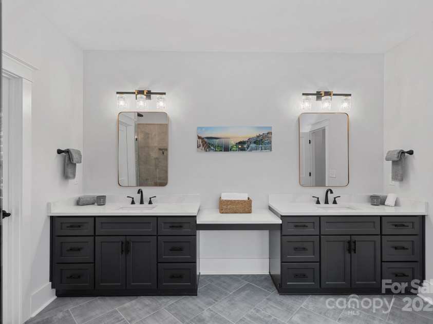 3228 Ford Road, Charlotte, NC 28205.  MLS# CAR4246155, YatesRealty ID 17943. 
