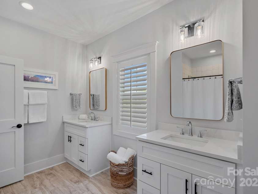 3228 Ford Road, Charlotte, NC 28205.  MLS# CAR4246155, YatesRealty ID 17943. 