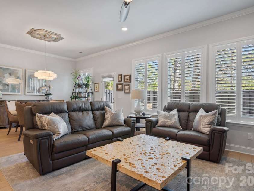 9043 Charles Francis Lane, Cornelius, NC 28031.  MLS# CAR4360316, YatesRealty ID 17944. Living Room