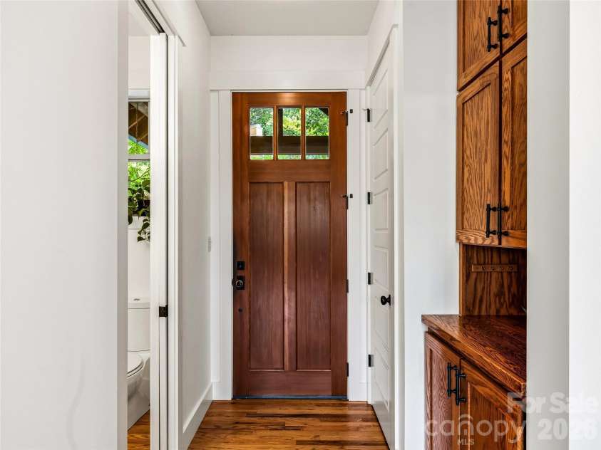 14 Sunset Drive, Asheville, NC 28804.  MLS# CAR4389436, YatesRealty ID 17945. 