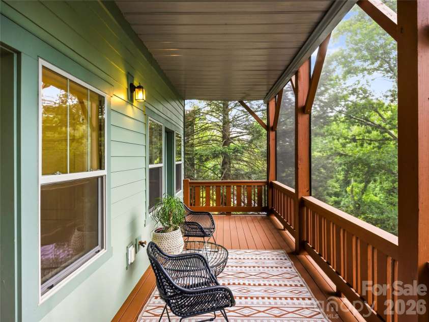 14 Sunset Drive, Asheville, NC 28804.  MLS# CAR4389436, YatesRealty ID 17945. 