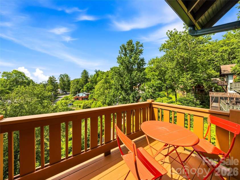 14 Sunset Drive, Asheville, NC 28804.  MLS# CAR4389436, YatesRealty ID 17945. 