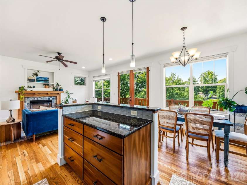 14 Sunset Drive, Asheville, NC 28804.  MLS# CAR4389436, YatesRealty ID 17945. Cherry cabinets, granite counters