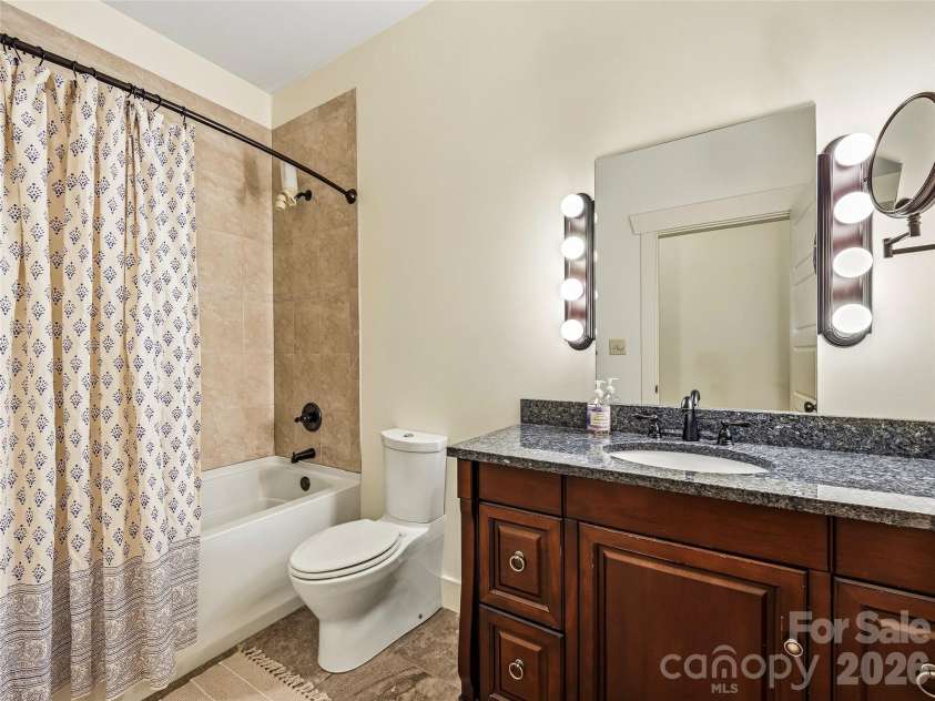 14 Sunset Drive, Asheville, NC 28804.  MLS# CAR4389436, YatesRealty ID 17945. Hall bath on lower level