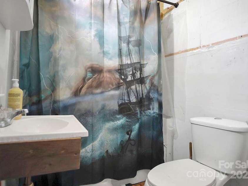 514 Martin Street, Shelby, NC 28150.  MLS# CAR4258187, YatesRealty ID 17947. 