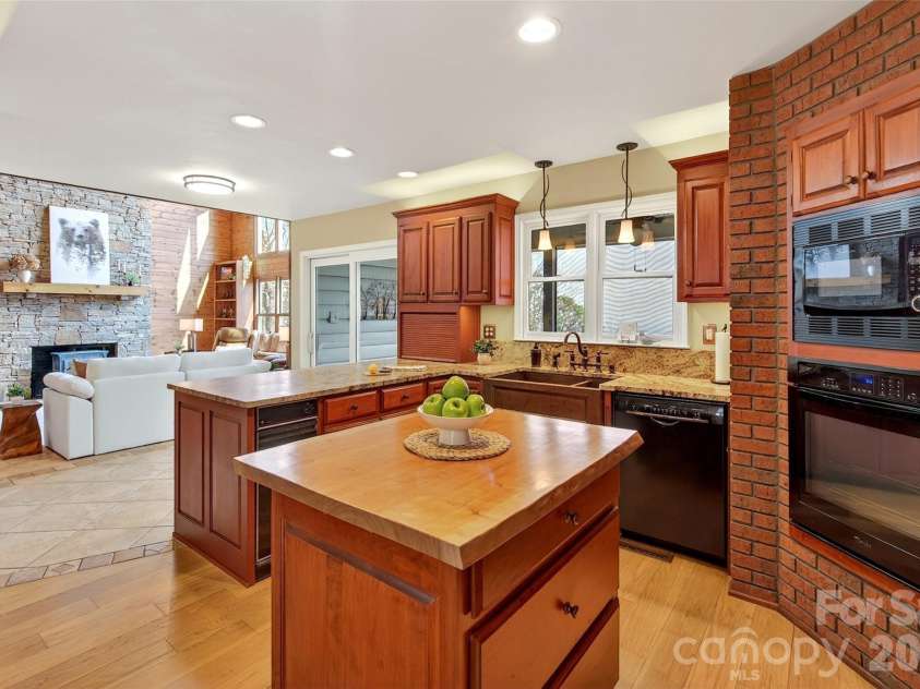 62 Skyline Drive, Old Fort, NC 28762.  MLS# CAR4364204, YatesRealty ID 17947. 