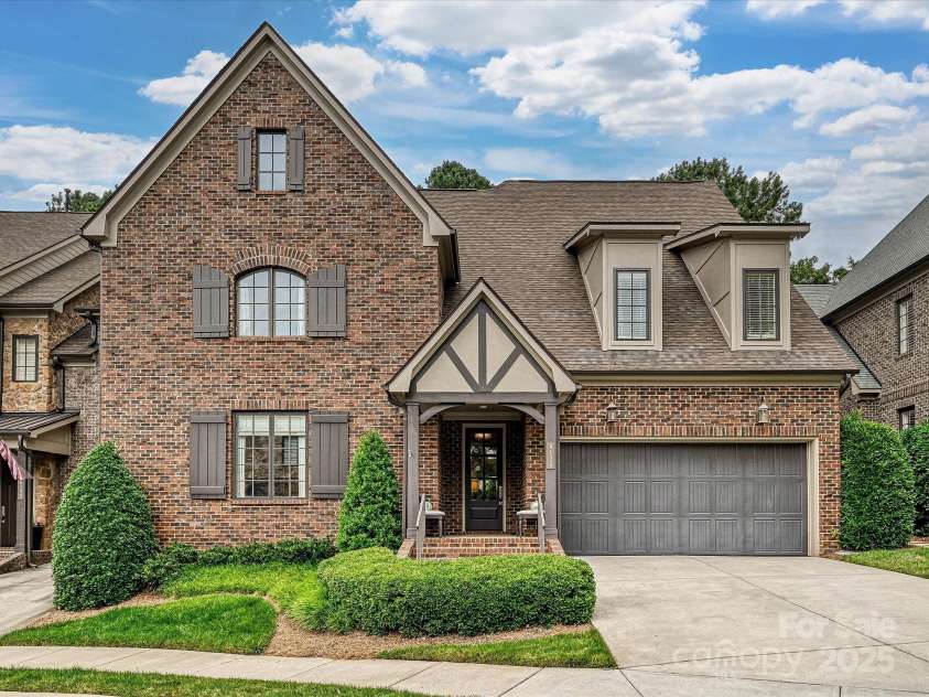 6128 Fletcher Circle, Charlotte, NC 28226.  MLS# CAR4259119, YatesRealty ID 17948. 6128 Fletcher Circle