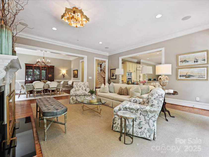 6128 Fletcher Circle, Charlotte, NC 28226.  MLS# CAR4259119, YatesRealty ID 17948. Great Room