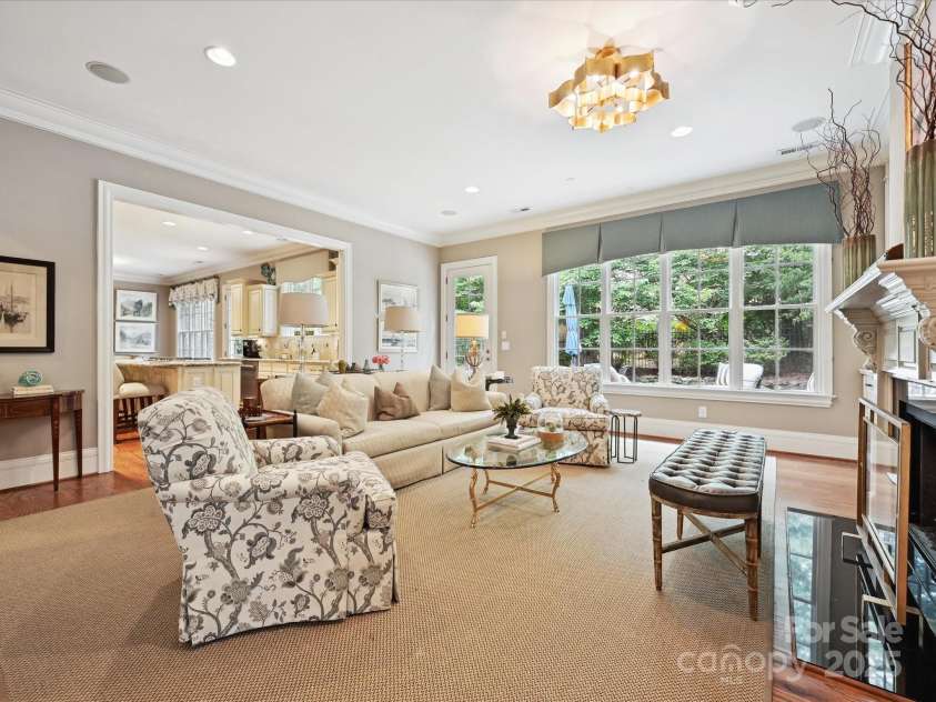 6128 Fletcher Circle, Charlotte, NC 28226.  MLS# CAR4259119, YatesRealty ID 17948. Great Room