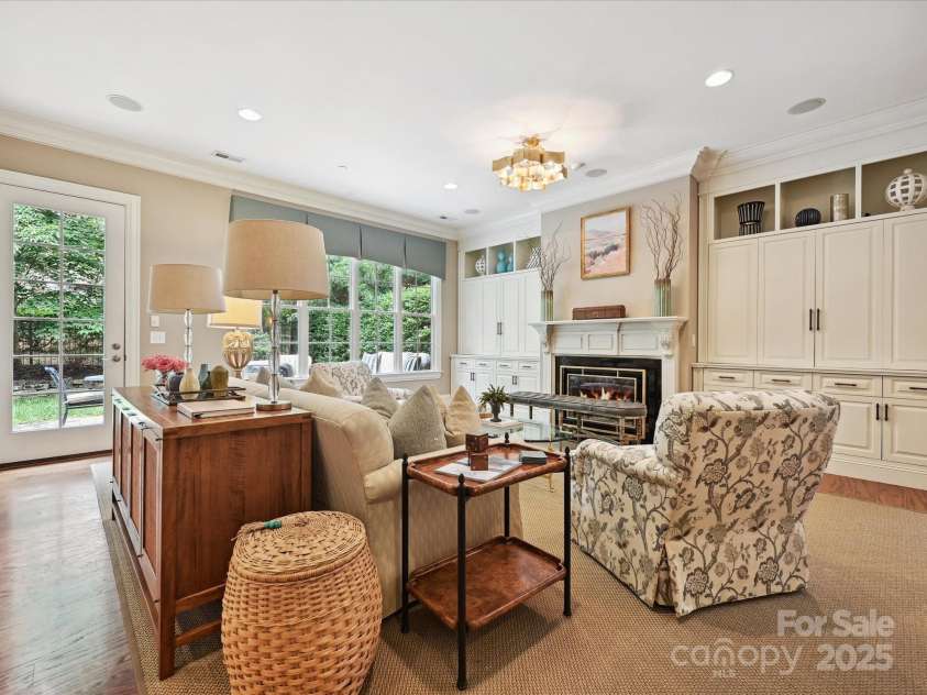 6128 Fletcher Circle, Charlotte, NC 28226.  MLS# CAR4259119, YatesRealty ID 17948. Great Room