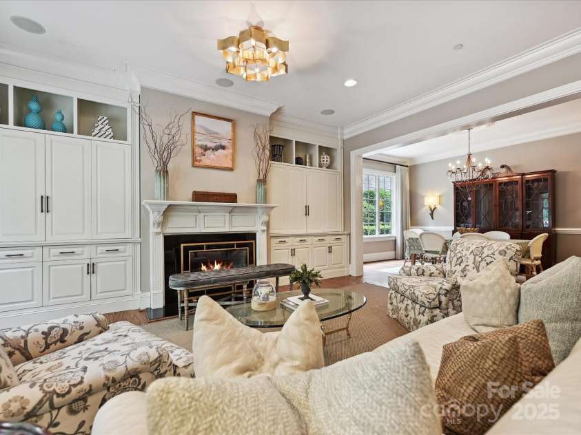 6128 Fletcher Circle, Charlotte, NC 28226.  MLS# CAR4259119, YatesRealty ID 17948. Great Room