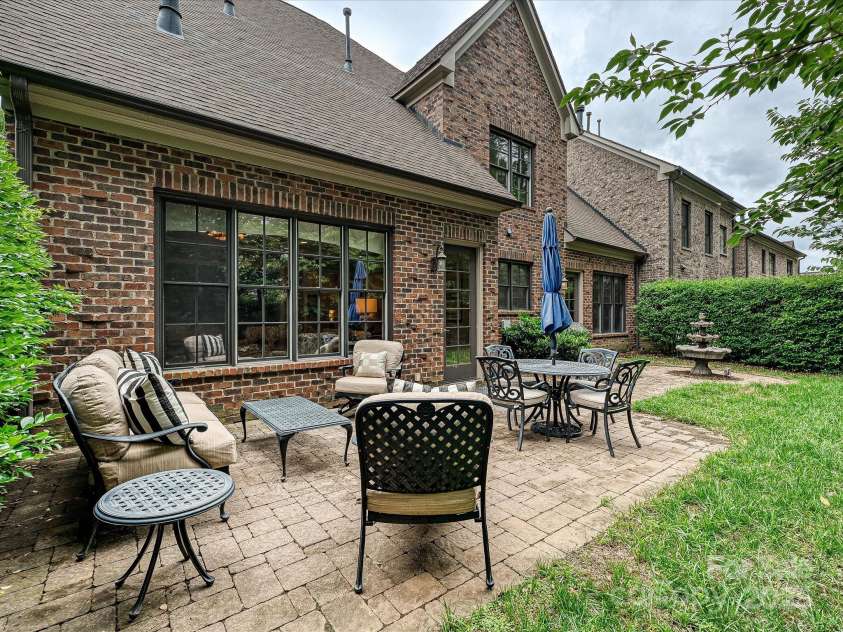6128 Fletcher Circle, Charlotte, NC 28226.  MLS# CAR4259119, YatesRealty ID 17948. Patio