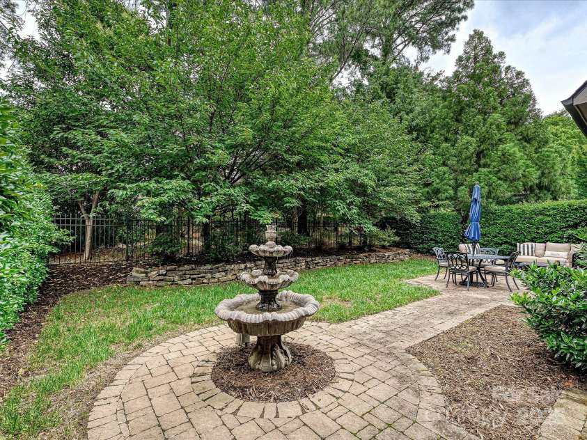 6128 Fletcher Circle, Charlotte, NC 28226.  MLS# CAR4259119, YatesRealty ID 17948. Patio