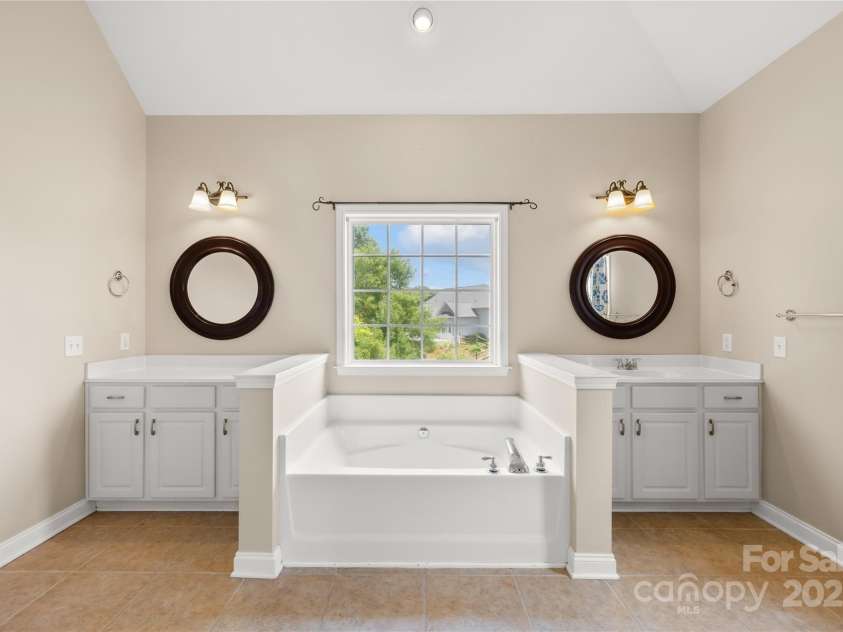 112 Doyle Farm Lane, Mooresville, NC 28115.  MLS# CAR4268359, YatesRealty ID 17949. 