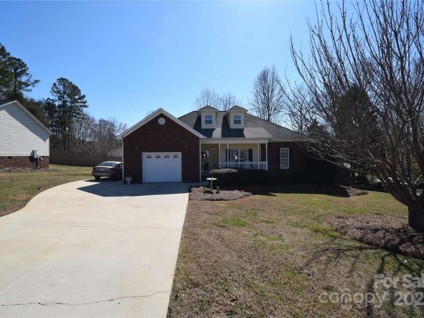 1013 Mays Court, Gastonia, NC 28054.  MLS# CAR4226879, YatesRealty ID 1795. 