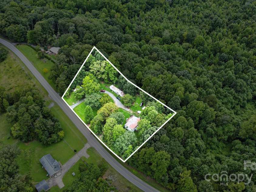 450 Dixon School Road, Kings Mountain, NC 28086.  MLS# CAR4291938, YatesRealty ID 1795. Approx Lot Dimensions