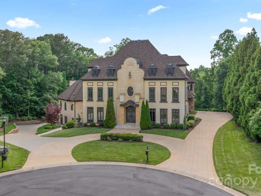 1118 Seminole Drive, Fort Mill, SC 29707.  MLS# CAR4256209, YatesRealty ID 17950. 