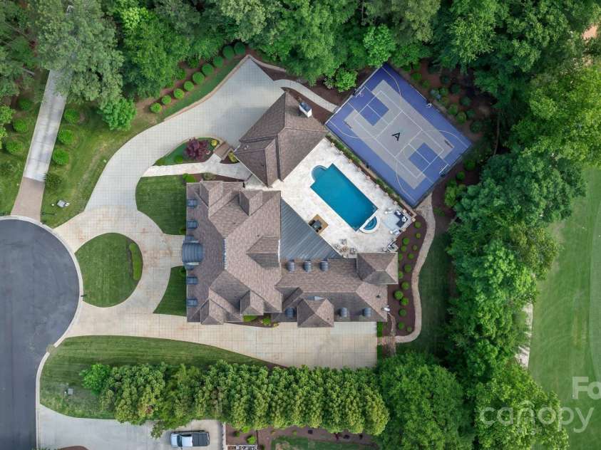 1118 Seminole Drive, Fort Mill, SC 29707.  MLS# CAR4256209, YatesRealty ID 17950. Perfectly positioned on the cul-de-sac and 13th Hole of gold course