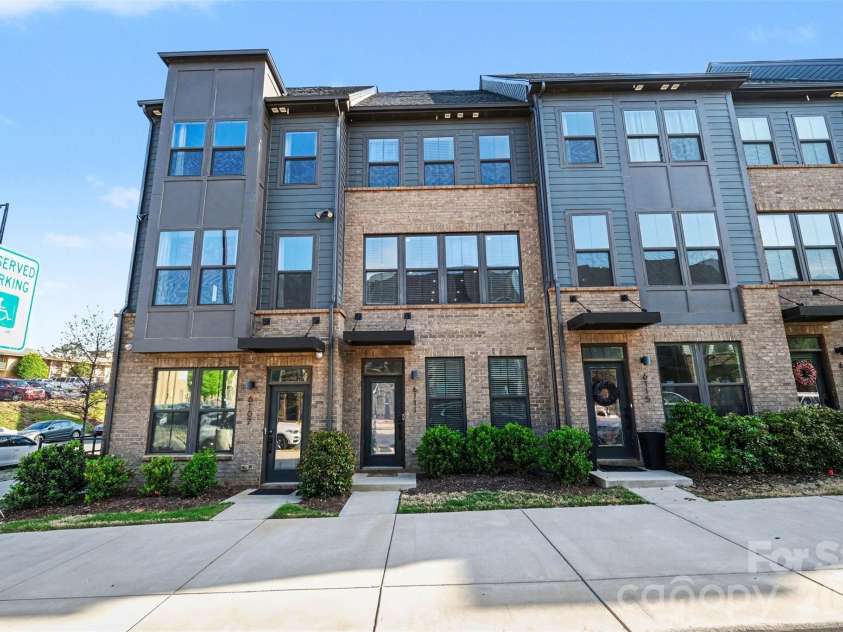 6111 Station Crossing Avenue, Charlotte, NC 28217.  MLS# CAR4364063, YatesRealty ID 17950. 2nd unit from left