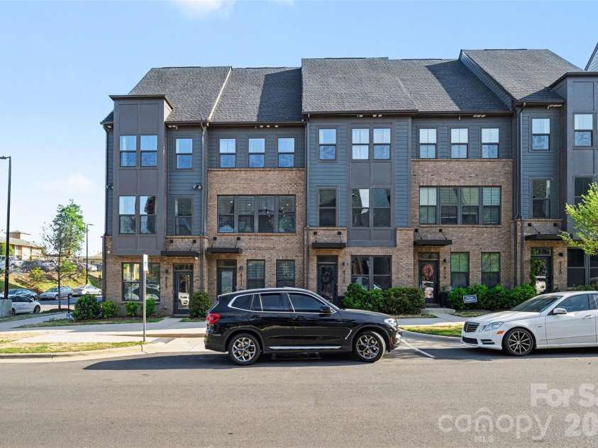 6111 Station Crossing Avenue, Charlotte, NC 28217.  MLS# CAR4364063, YatesRealty ID 17950. 